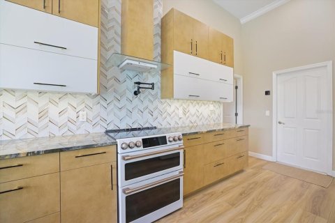 House in Venice, Florida 3 bedrooms, 196.21 sq.m. № 2200215 - photo 7