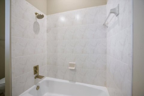 House in Venice, Florida 3 bedrooms, 196.21 sq.m. № 2200215 - photo 26