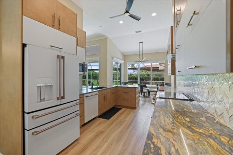 House in Venice, Florida 3 bedrooms, 196.21 sq.m. № 2200215 - photo 5