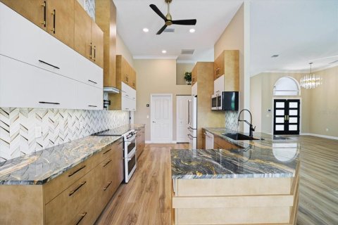 House in Venice, Florida 3 bedrooms, 196.21 sq.m. № 2200215 - photo 6
