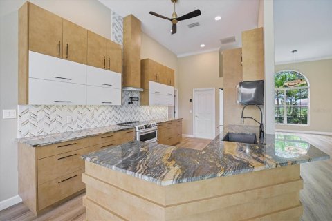 House in Venice, Florida 3 bedrooms, 196.21 sq.m. № 2200215 - photo 4