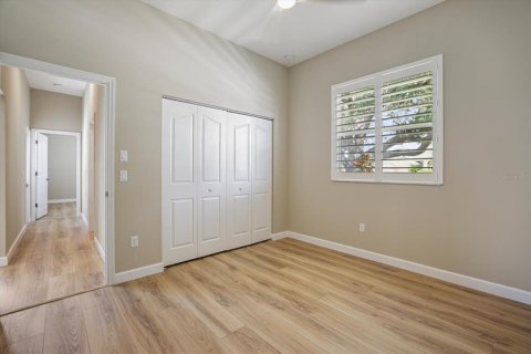 House in Venice, Florida 3 bedrooms, 196.21 sq.m. № 2200215 - photo 20