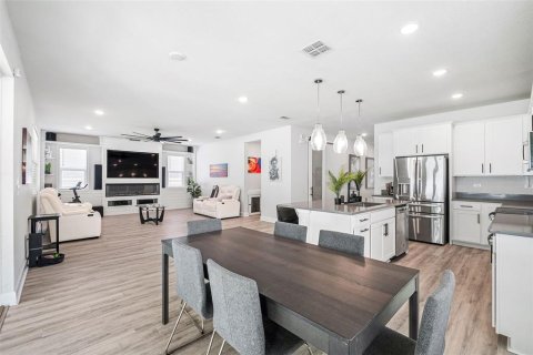Casa en venta en DeLand, Florida, 4 dormitorios, 266.91 m2 № 1873468 - foto 3