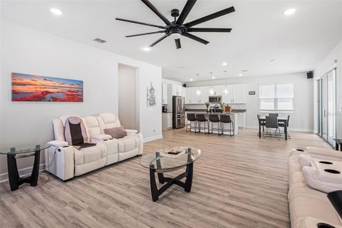 Casa en venta en DeLand, Florida, 4 dormitorios, 266.91 m2 № 1873468 - foto 8