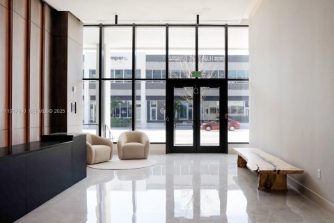 Купить коммерческую недвижимость в Халландейл-Бич, Флорида № 2034513 - фото 7