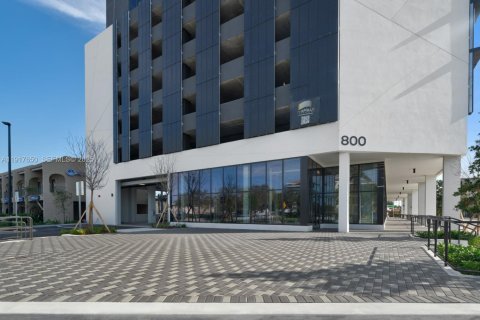 Купить коммерческую недвижимость в Халландейл-Бич, Флорида № 2034513 - фото 8