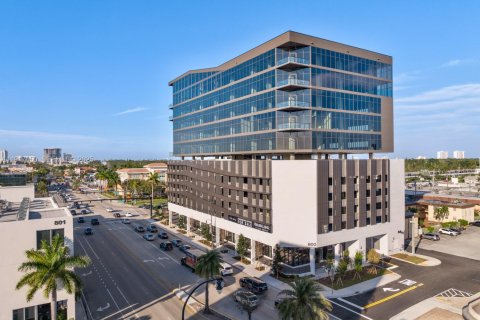 Купить коммерческую недвижимость в Халландейл-Бич, Флорида № 2034513 - фото 2