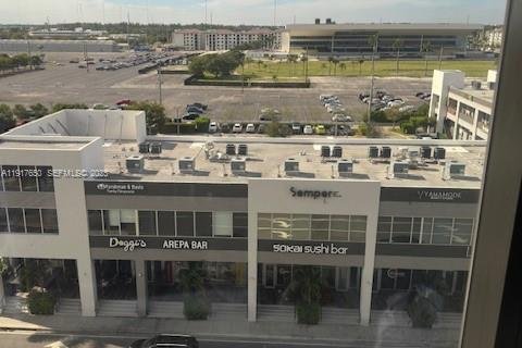 Купить коммерческую недвижимость в Халландейл-Бич, Флорида № 2034513 - фото 19