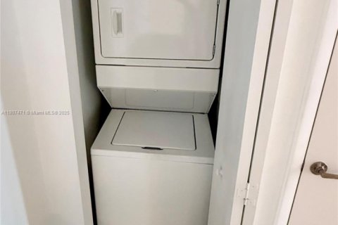 Купить кондоминиум в Майами, Флорида 2 спальни, 129.13м2, № 1784025 - фото 10