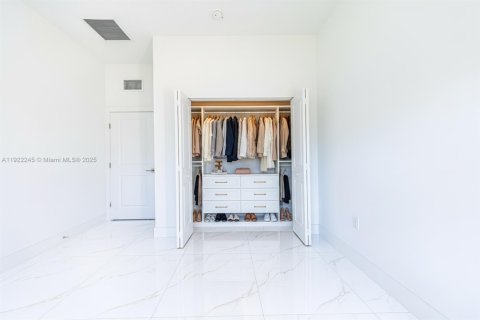 Villa ou maison à vendre à Homestead, Floride: 4 chambres № 2018923 - photo 11