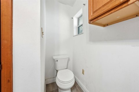 Купить коммерческую недвижимость в Сорренто, Флорида 241.92м2, № 2330451 - фото 15