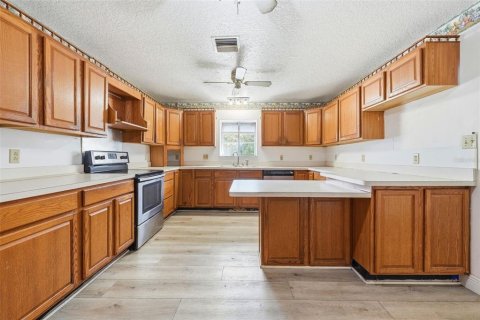Купить коммерческую недвижимость в Сорренто, Флорида 241.92м2, № 2330451 - фото 16