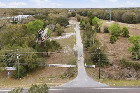 Купить коммерческую недвижимость в Сорренто, Флорида 241.92м2, № 2330451 - фото 7
