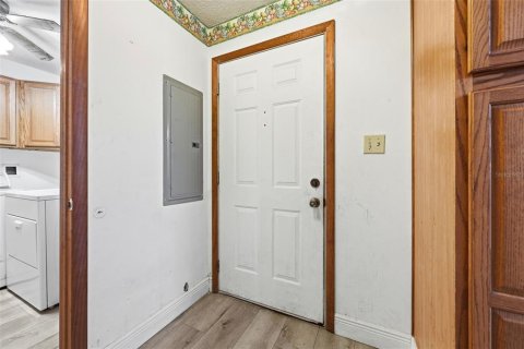 Купить коммерческую недвижимость в Сорренто, Флорида 241.92м2, № 2330451 - фото 13