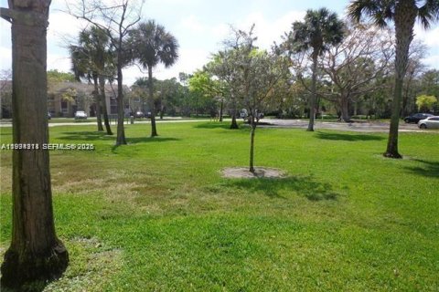 Copropriété à vendre à Deerfield Beach, Floride: 2 chambres, 74.97 m2 № 2056580 - photo 12