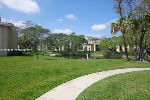 Copropriété à vendre à Deerfield Beach, Floride: 2 chambres, 74.97 m2 № 2056580 - photo 11