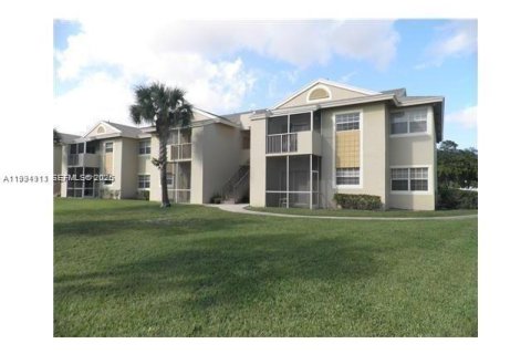 Copropriété à vendre à Deerfield Beach, Floride: 2 chambres, 74.97 m2 № 2056580 - photo 1