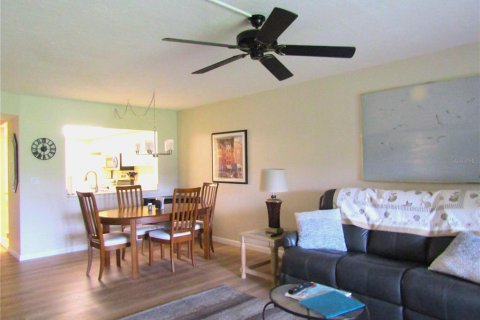 Copropriété à louer à Sarasota, Floride: 2 chambres, 99.31 m2 № 2384016 - photo 9