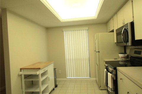 Copropriété à louer à Sarasota, Floride: 2 chambres, 99.31 m2 № 2384016 - photo 4