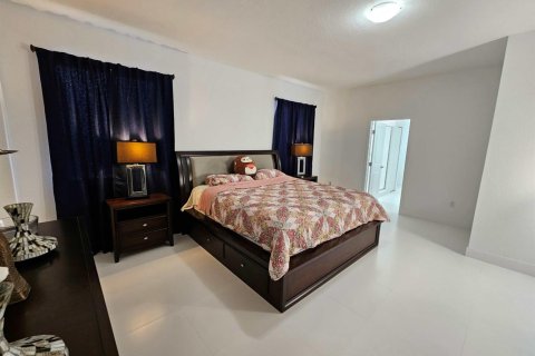 Casa en venta en Miami, Florida, 4 dormitorios, 224.08 m2 № 2173839 - foto 16