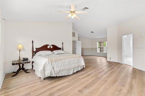 House in Lutz, Florida 4 bedrooms, 313.64 sq.m. № 1769155 - photo 27