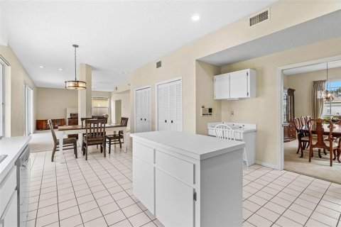 House in Lutz, Florida 4 bedrooms, 313.64 sq.m. № 1769155 - photo 13