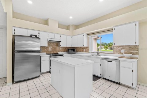 House in Lutz, Florida 4 bedrooms, 313.64 sq.m. № 1769155 - photo 14