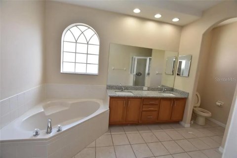 Casa en alquiler en Orlando, Florida, 4 dormitorios, 203.92 m2 № 1846330 - foto 18