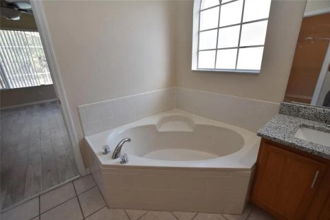 Casa en alquiler en Orlando, Florida, 4 dormitorios, 203.92 m2 № 1846330 - foto 14