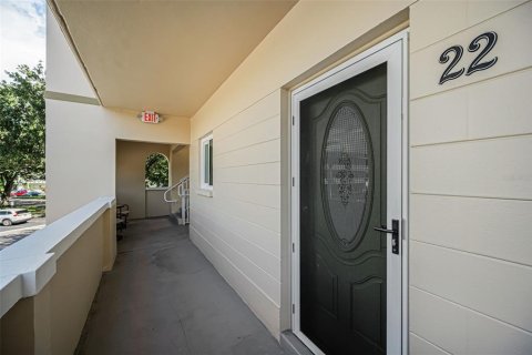 Condo in Clearwater, Florida, 2 bedrooms № 2196604 - photo 4