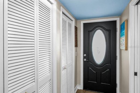 Condo in Clearwater, Florida, 2 bedrooms № 2196604 - photo 5