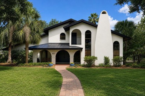 House in Lakeland, Florida 3 bedrooms, 259.38 sq.m. № 2104880