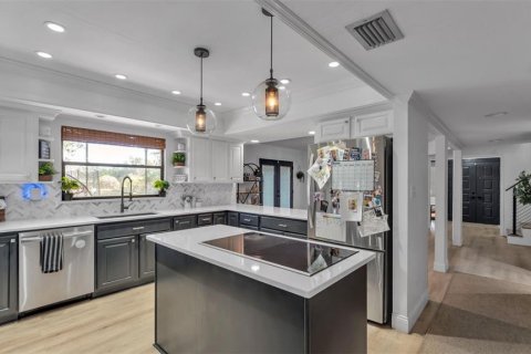 Купить виллу или дом в Лейкленд, Флорида 6 комнат, 259.38м2, № 2104880 - фото 8