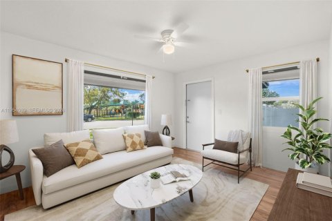 Villa ou maison à vendre à Davie, Floride: 2 chambres, 62.71 m2 № 2010907 - photo 6