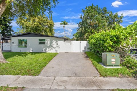 Villa ou maison à vendre à Davie, Floride: 2 chambres, 62.71 m2 № 2010907 - photo 29