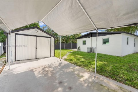 Villa ou maison à vendre à Davie, Floride: 2 chambres, 62.71 m2 № 2010907 - photo 26