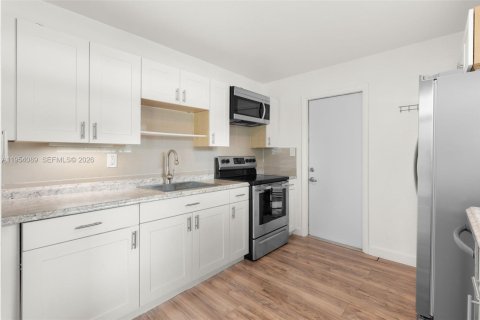 Villa ou maison à vendre à Davie, Floride: 2 chambres, 62.71 m2 № 2010907 - photo 11