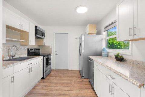 Villa ou maison à vendre à Davie, Floride: 2 chambres, 62.71 m2 № 2010907 - photo 14