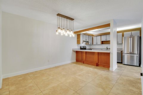 Townhouse in Jupiter, Florida 2 bedrooms, 136.57 sq.m. № 2376246 - photo 12