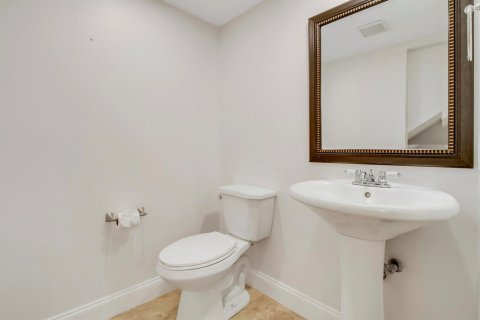 Townhouse in Jupiter, Florida 2 bedrooms, 136.57 sq.m. № 2376246 - photo 10
