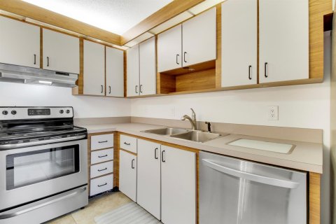 Townhouse in Jupiter, Florida 2 bedrooms, 136.57 sq.m. № 2376246 - photo 16