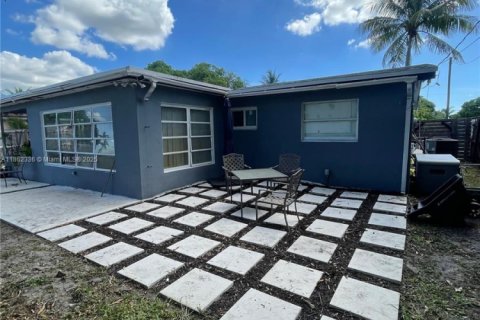 House in Lauderdale Lakes, Florida 3 bedrooms, 103.21 sq.m. № 1889811 - photo 28