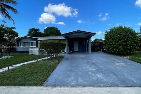 House in Lauderdale Lakes, Florida 3 bedrooms, 103.21 sq.m. № 1889811 - photo 2