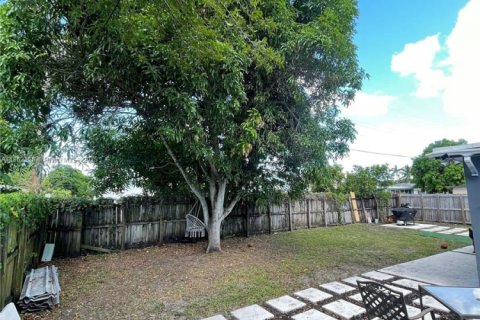 House in Lauderdale Lakes, Florida 3 bedrooms, 103.21 sq.m. № 1889811 - photo 27