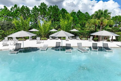 House in Davenport, Florida 3 bedrooms № 2033733 - photo 13