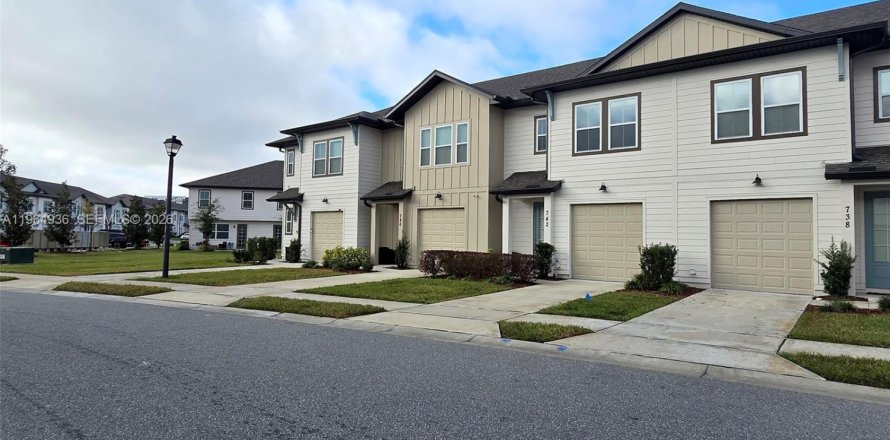 House in Davenport, Florida 3 bedrooms № 2033733