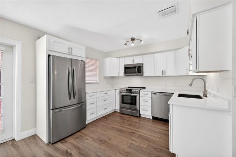 Townhouse in Orlando, Florida 2 bedrooms, 114.73 sq.m. № 2145452 - photo 6