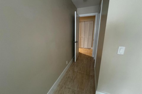 Copropriété à louer à Boca Raton, Floride: 2 chambres, 103.12 m2 № 2153909 - photo 17
