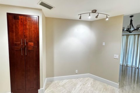 Copropriété à louer à Boca Raton, Floride: 2 chambres, 103.12 m2 № 2153909 - photo 13