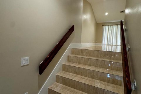 Copropriété à louer à Boca Raton, Floride: 2 chambres, 103.12 m2 № 2153909 - photo 4